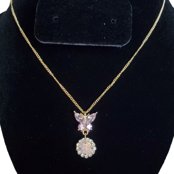 Jewelry - 🦋Gorgeous Pink crystal butterfly necklace